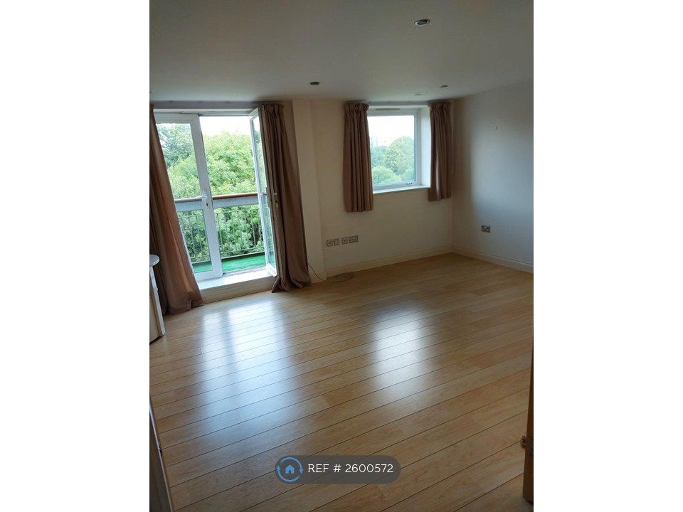 Property photo 3 of 14 Sitting Room And Balcony