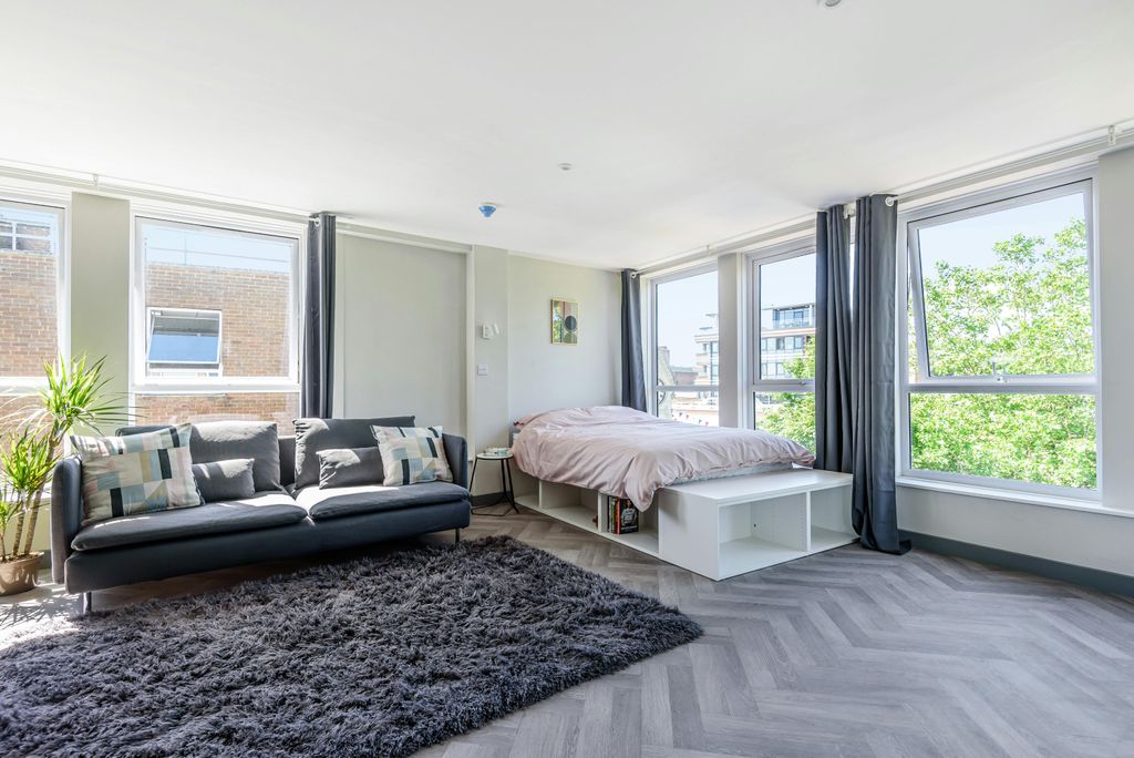 Property photo 3 of 11 863411 1.Jpg