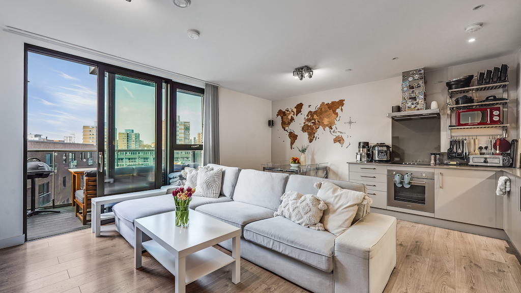 Property photo 1 of 16