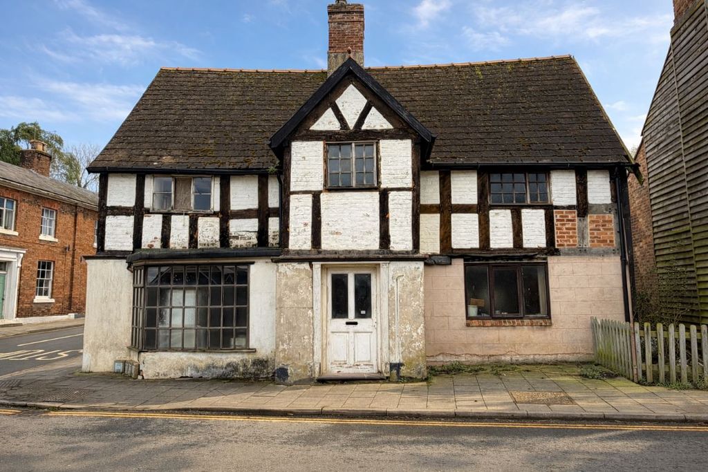 Property photo 2 of 25