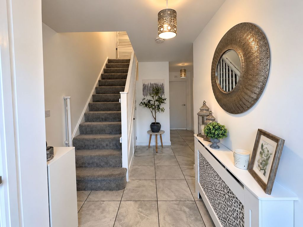 Property photo 2 of 15 Hallway