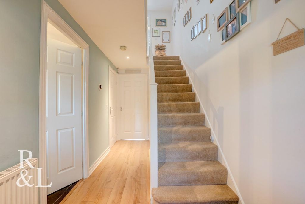 Property photo 3 of 32 5 Birch Road (12).Jpg