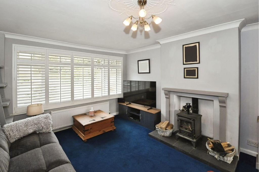 Property photo 2 of 20