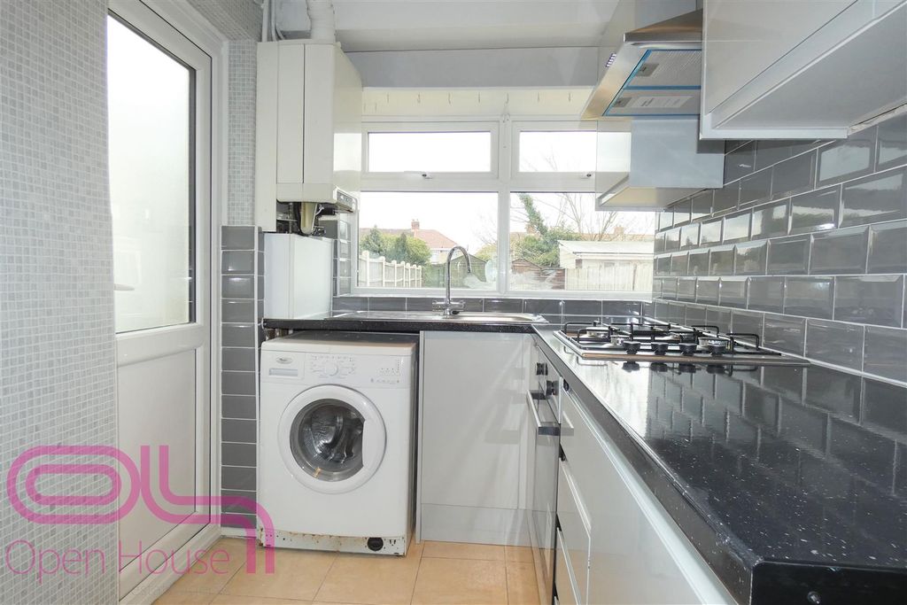 Property photo 2 of 9 Kitchen New.Jpg