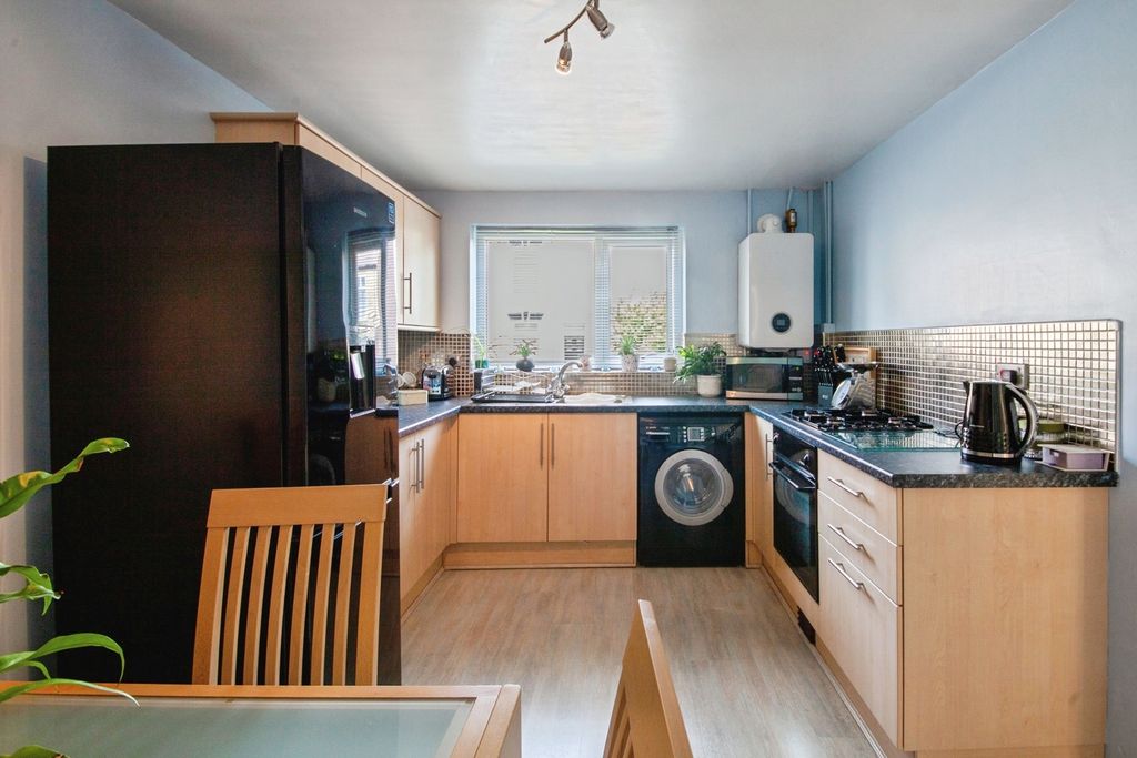 Property photo 3 of 17 Pbox-Img.Jpg
