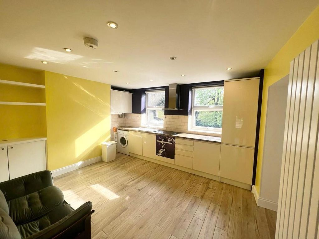 Property photo 1 of 4 Call Us To View This 2 Bedroom 2 Bathroom In Newcross