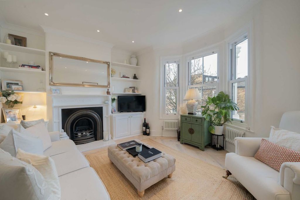 Property photo 2 of 8