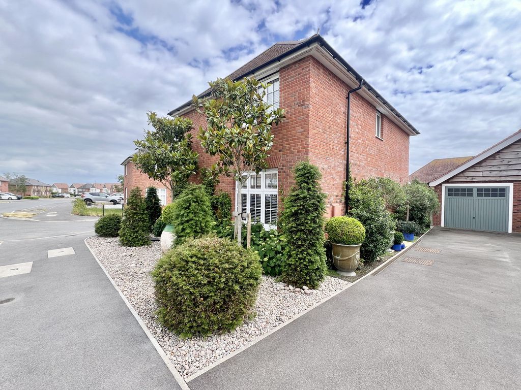 Property photo 1 of 25