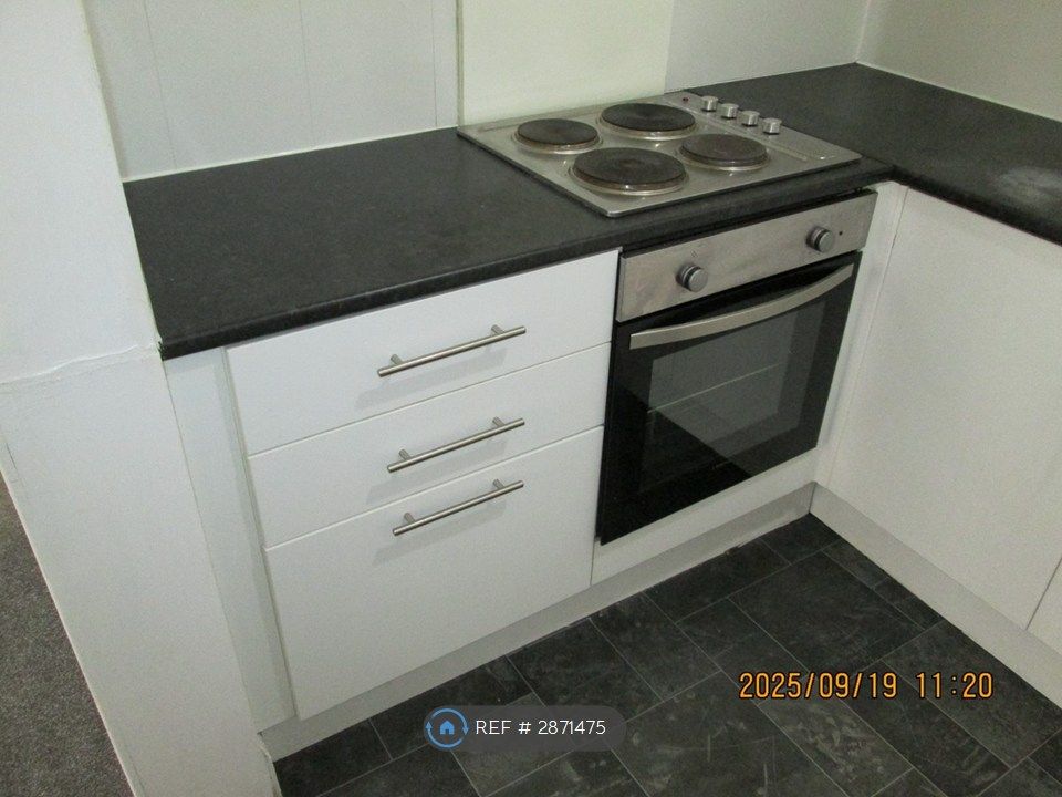 Property photo 1 of 8 Kitchen