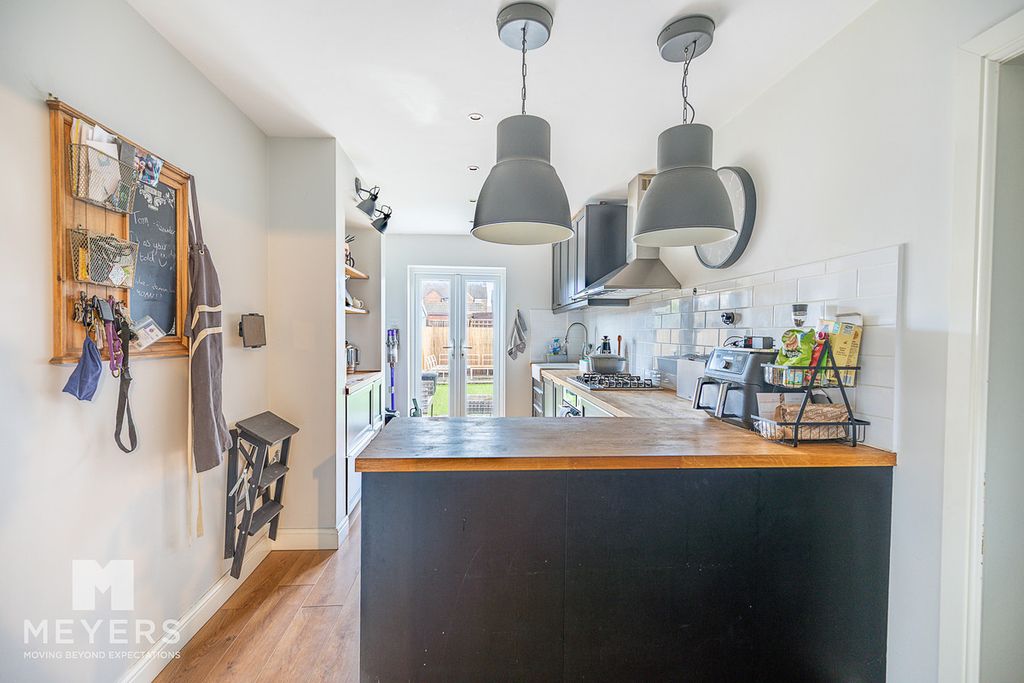 Property photo 2 of 17