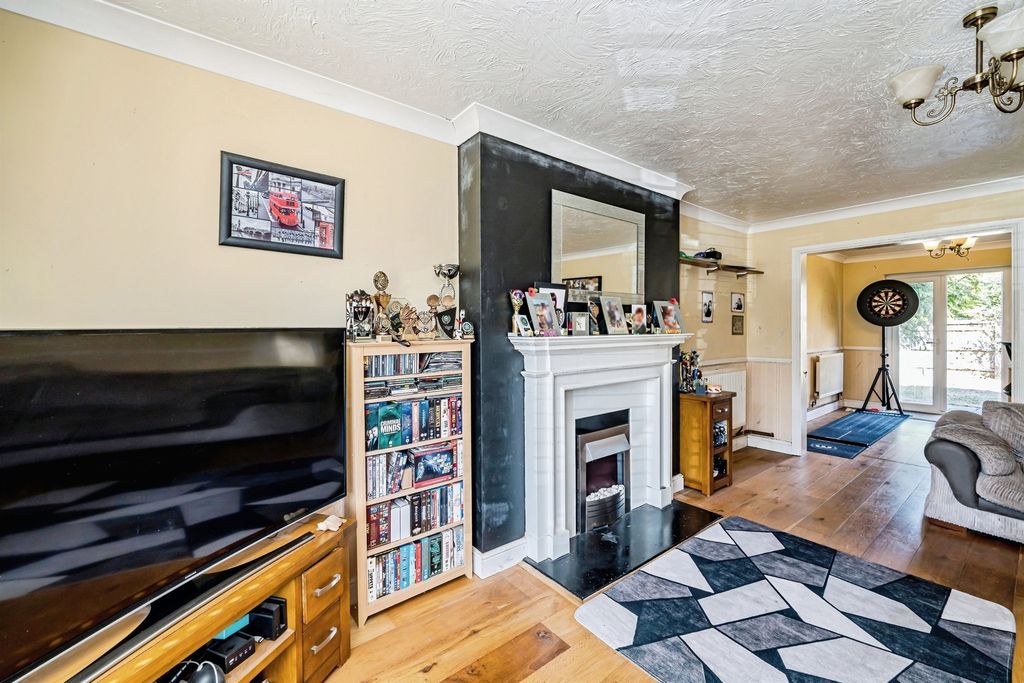 Property photo 2 of 26
