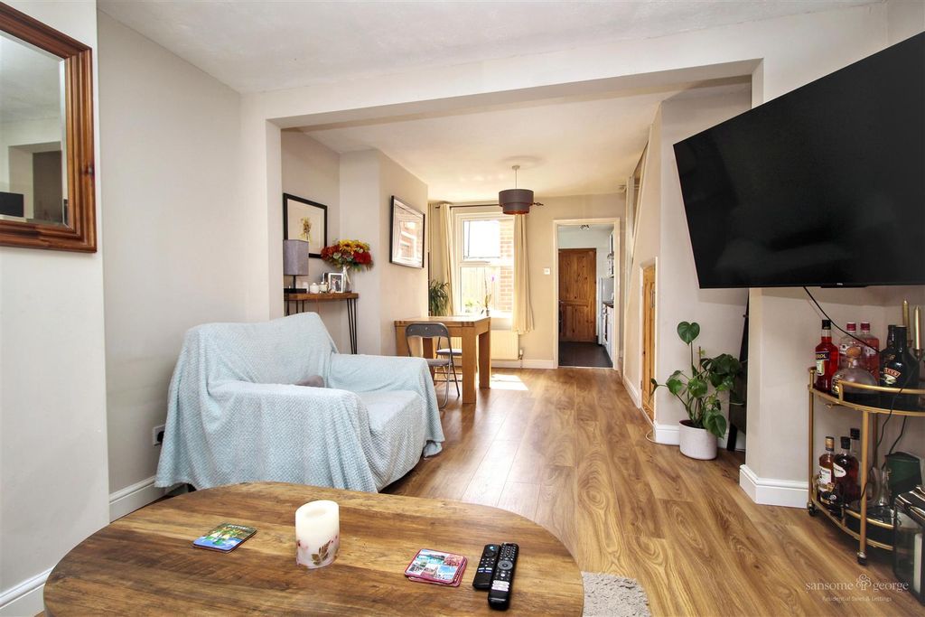 Property photo 2 of 18 Living Room