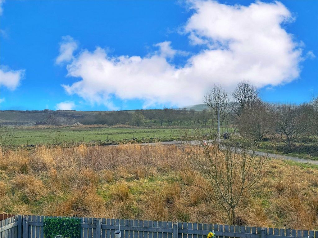 Property photo 3 of 28 Picture No. 05