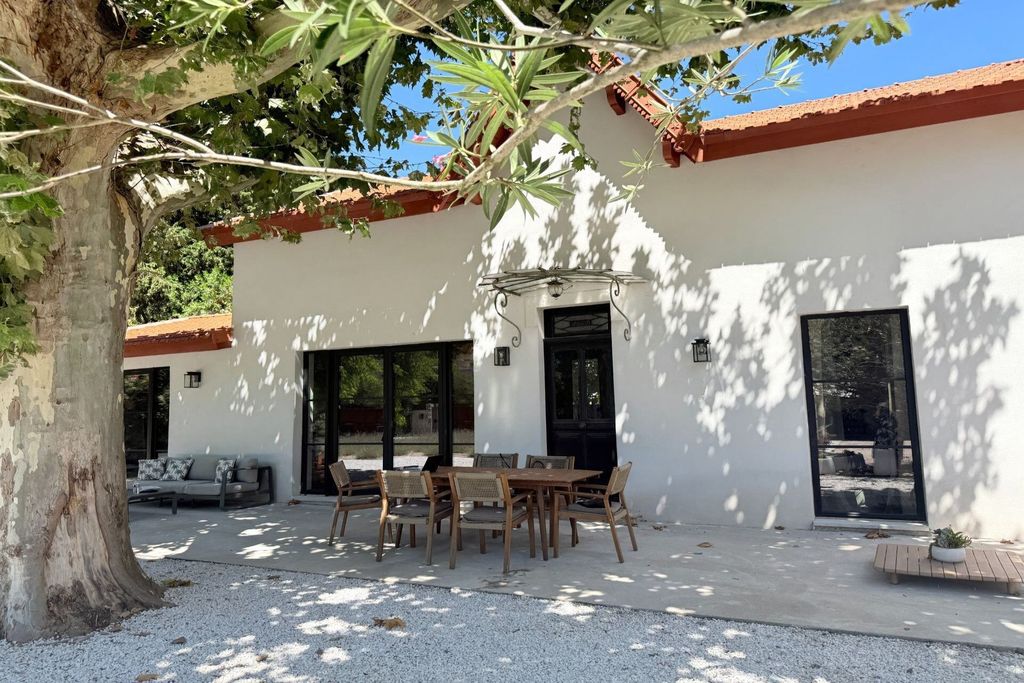 Property photo 1 of 2 Charm Of The 1930S And Contemporary Comfort Just Minutes From
