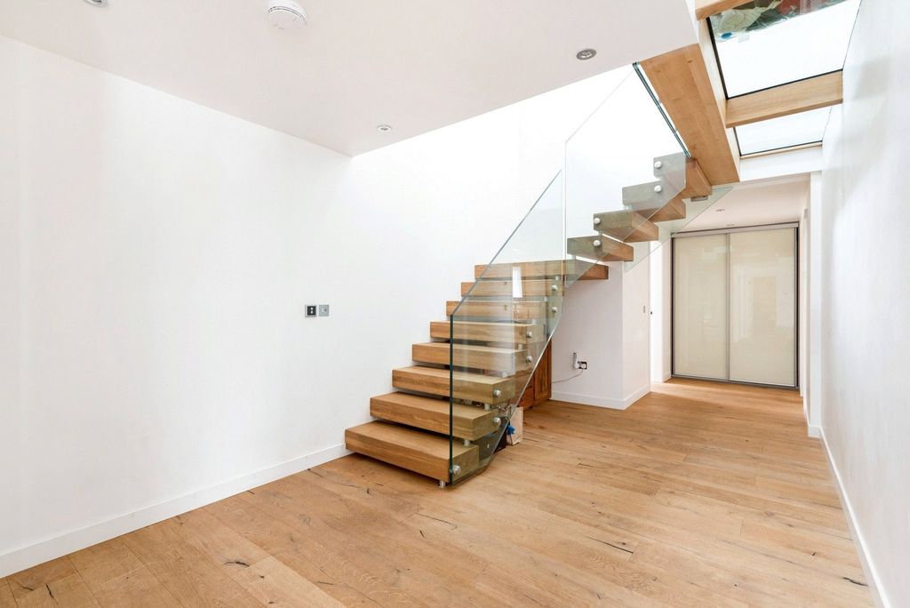 Property photo 2 of 23 Picture No. 04