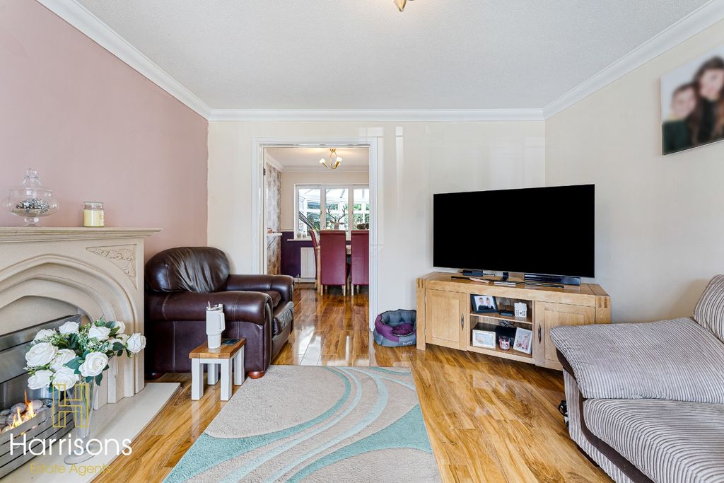Property photo 2 of 39 5184844