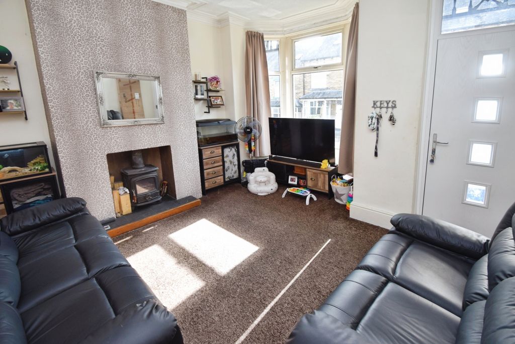 Property photo 2 of 15 73214237-Lounge