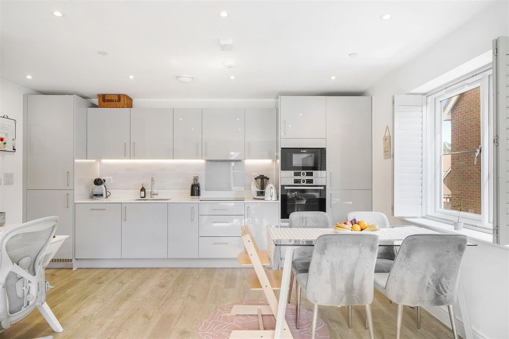 Property photo 3 of 14 Ceres Crescent