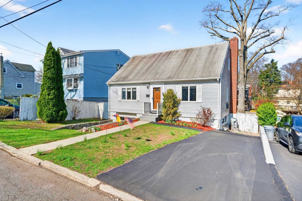 Property photo 1 of 31