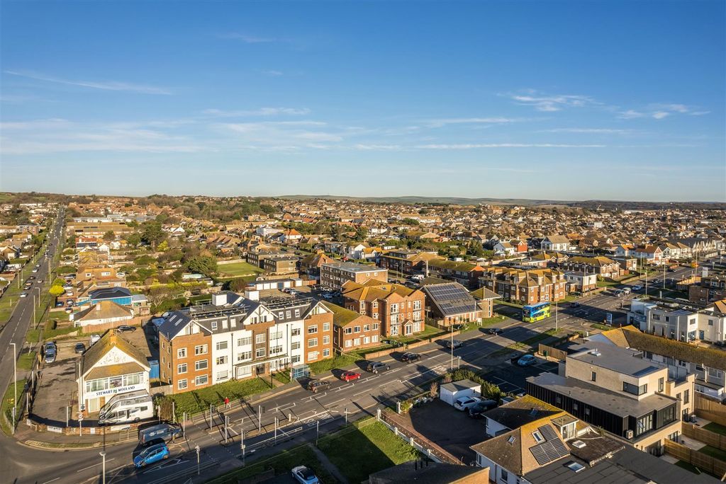 Property photo 2 of 11 Alfa Court -2.Jpg