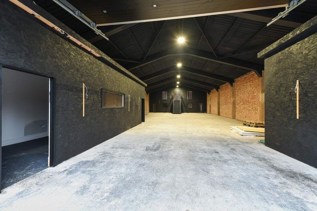 Property photo 2 of 7