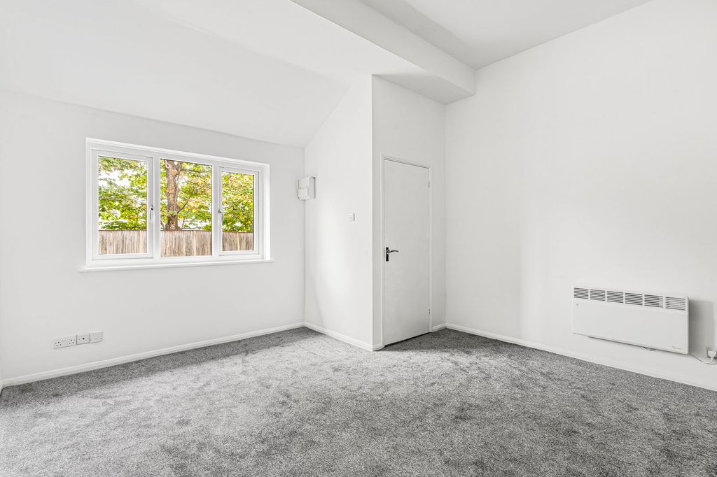 Property photo 2 of 18 Reception Room