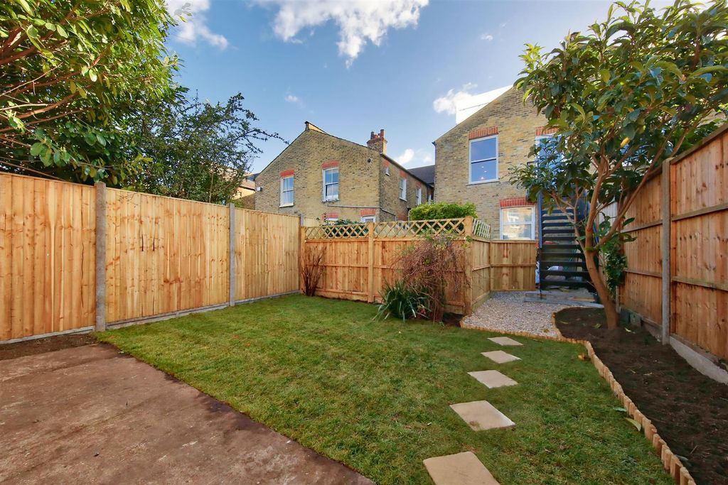 Property photo 3 of 21 29A_Quinton_Street_Image2_17801_4.Jpg