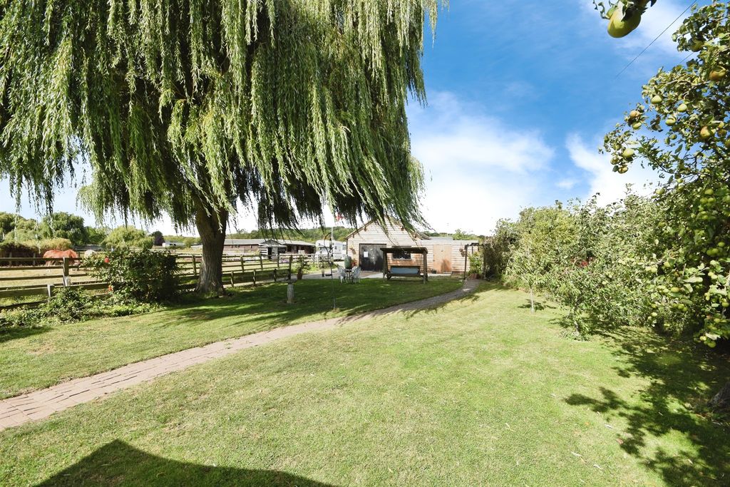 Property photo 2 of 17