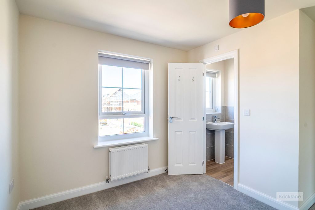 Property photo 3 of 6