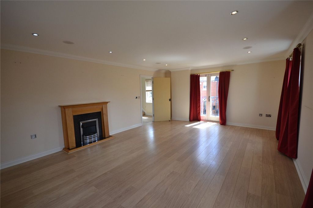 Property photo 2 of 16 Lounge View 1