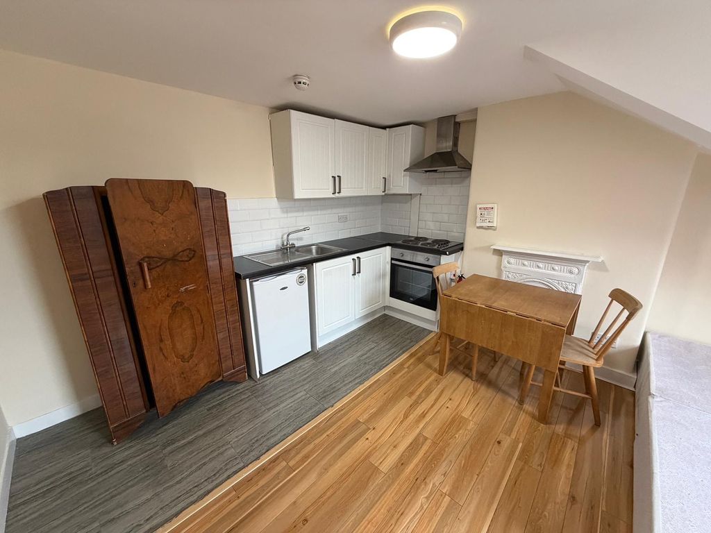 Property photo 1 of 3