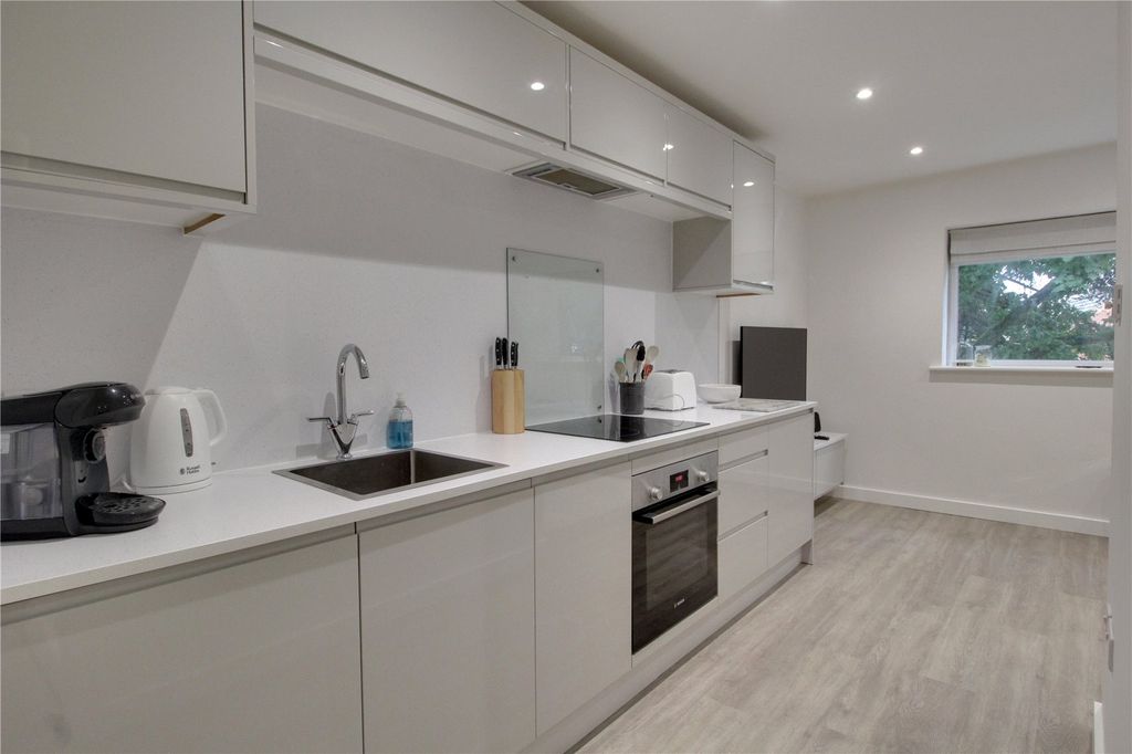 Property photo 2 of 13 Picture No. 05
