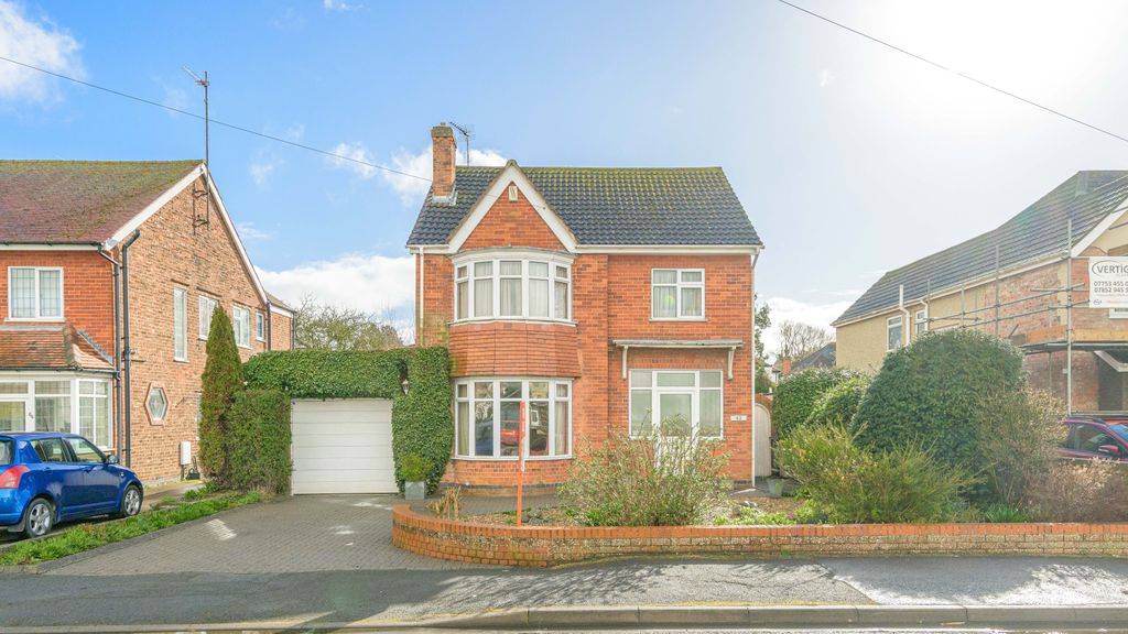 Property photo 1 of 36