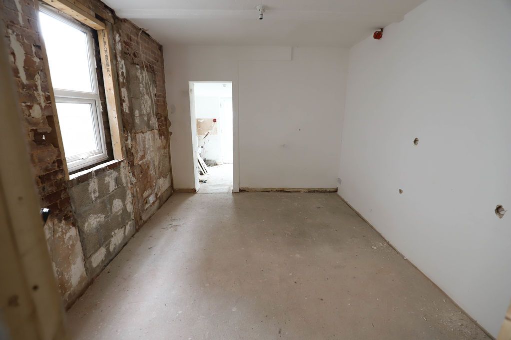 Property photo 3 of 12 Photo 2