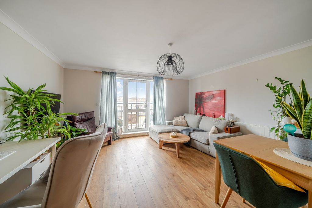 Property photo 2 of 12 3964463