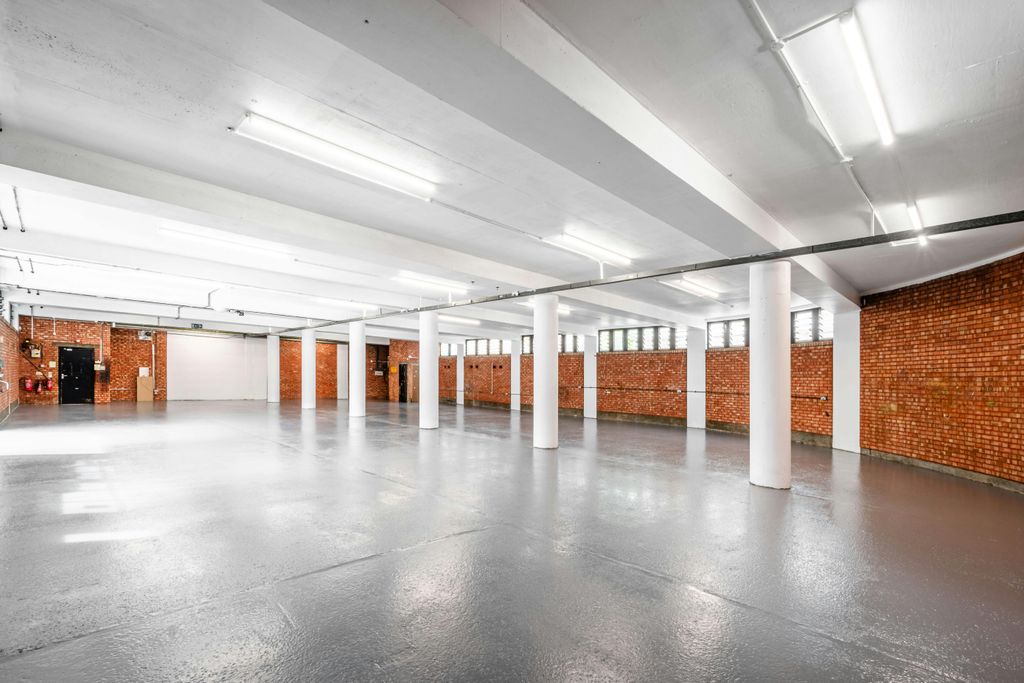 Property photo 2 of 13 Bayford St Business Centre U1 - Low Res 8.Jpg