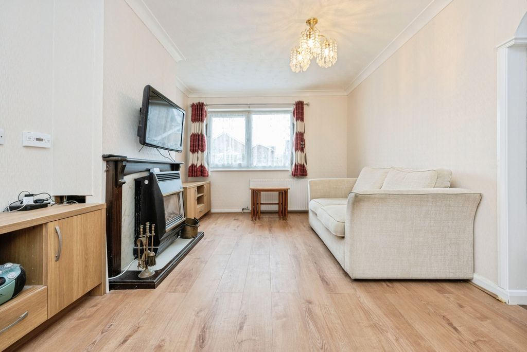 Property photo 2 of 31 Pbox-Img.Jpg