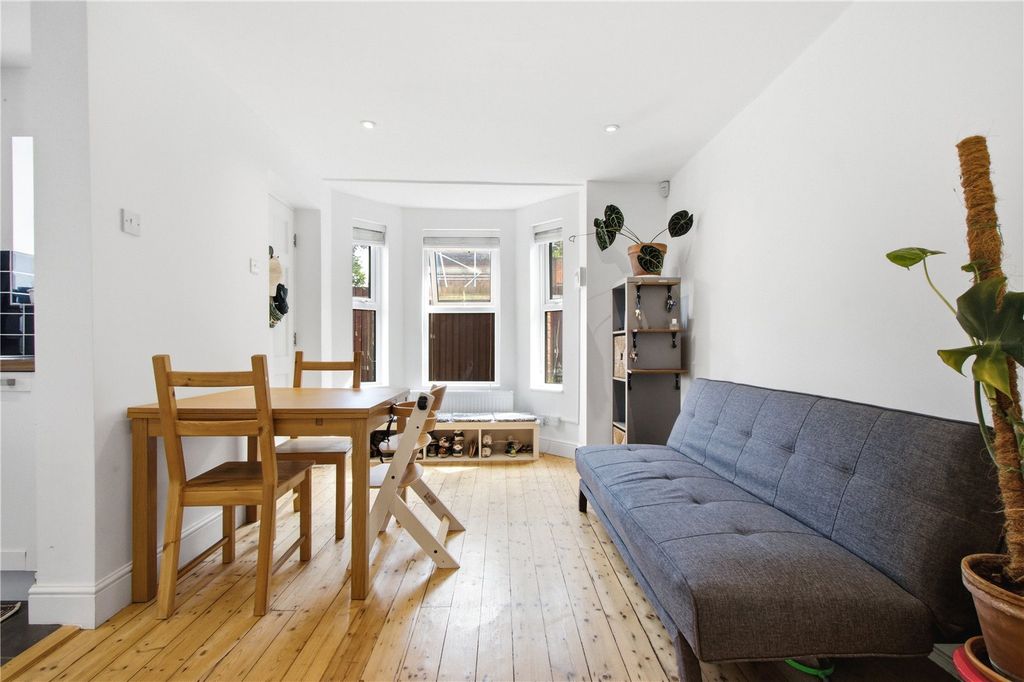 Property photo 1 of 19 Picture No. 23