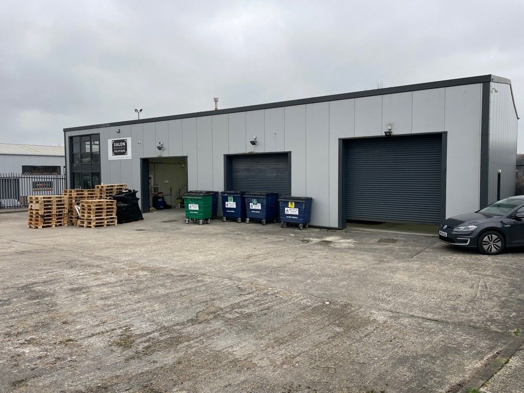 Property photo 1 of 12 Photo 9