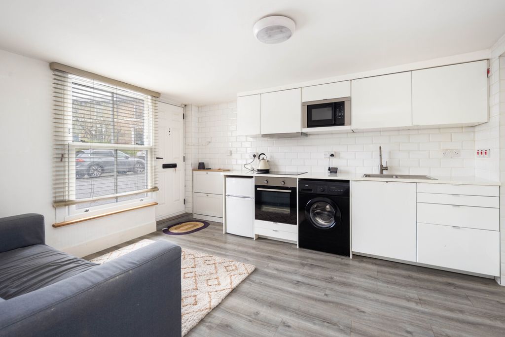 Property photo 2 of 6 Picture No. 48