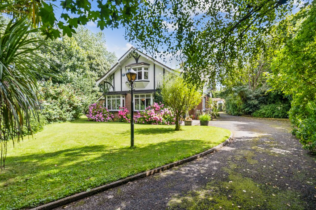 Property photo 2 of 39