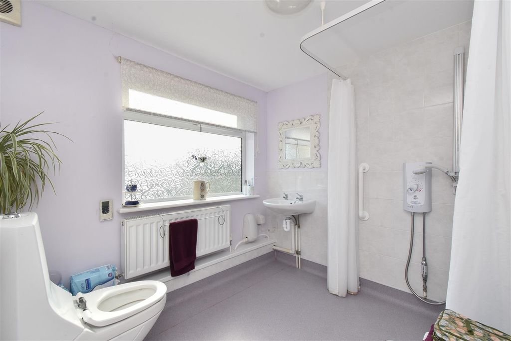 Additional image 11 of 4 bed detached bungalow for saleMoscow Road, Hastings TN35