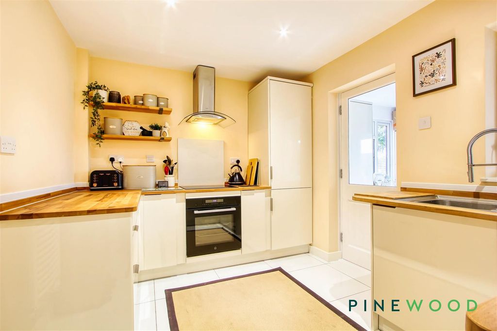 Property photo 1 of 25 Kitchen