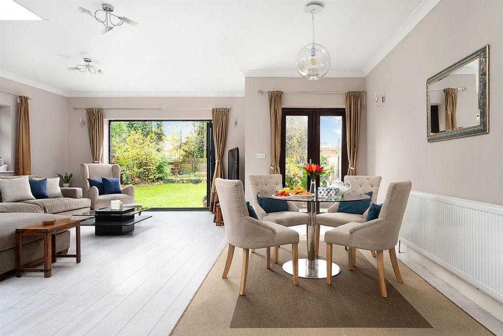 Property photo 3 of 18 Lounge:Dining.Jpg