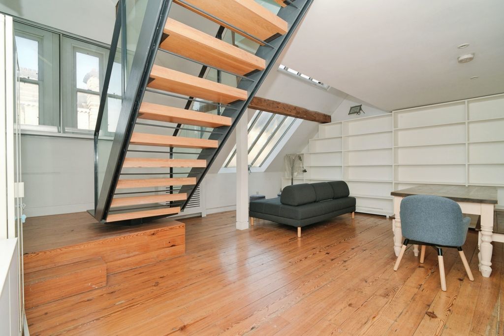 Property photo 2 of 34 Photo