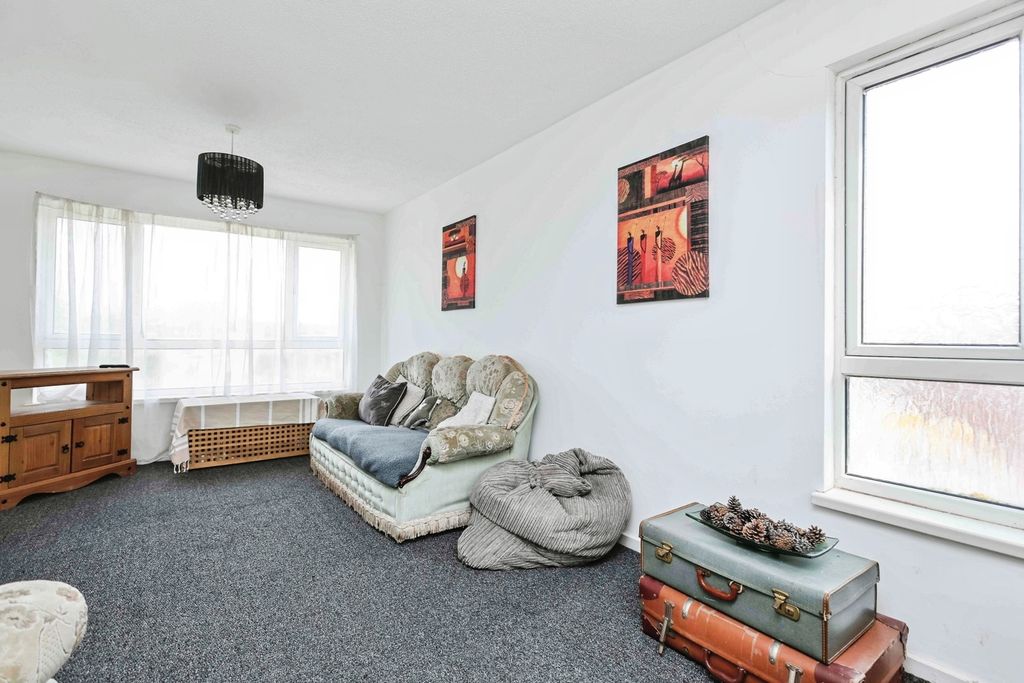 Property photo 2 of 17 Pbox-Img.Jpg
