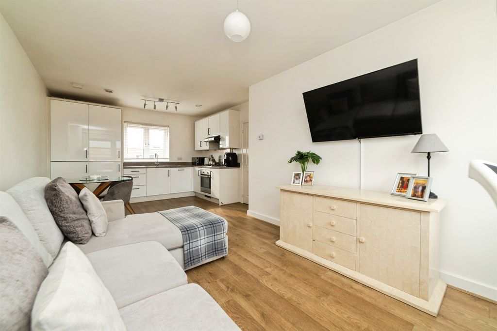 Property photo 3 of 20