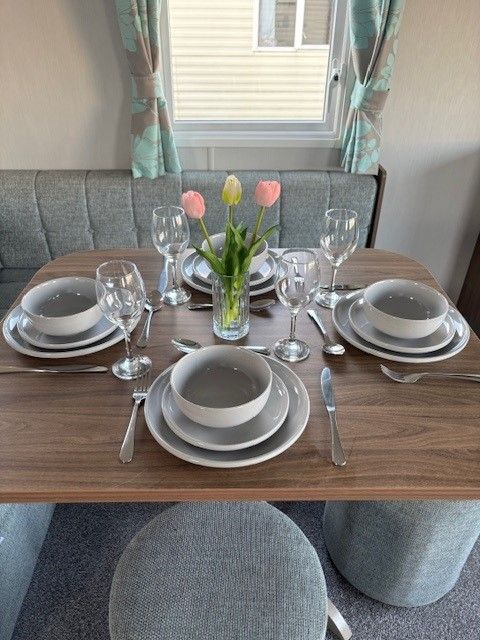 Property photo 3 of 8 Seasons 4