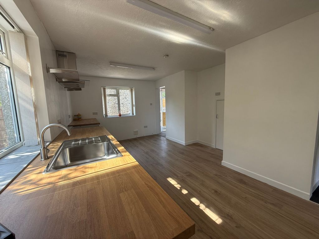Property photo 2 of 20 Kitchen/Diner