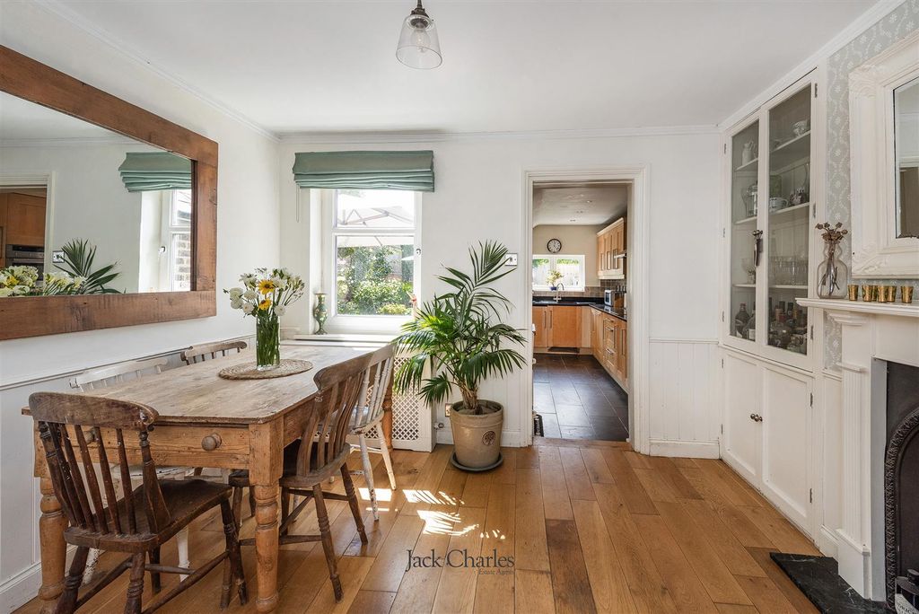 Property photo 3 of 21